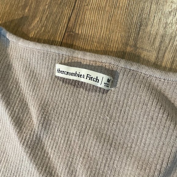 Abercrombie Long Sleeve Ribbed Sweater - Picture 3 of 4